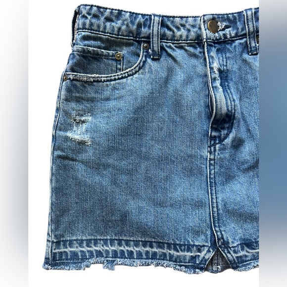 Free People Denim Mini Skirt Size 2 Women's Blue Distressed Raw Hem Boho - Picture 3 of 12